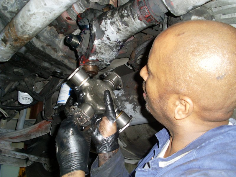 Found worn and broken uni joint, replaced from stock